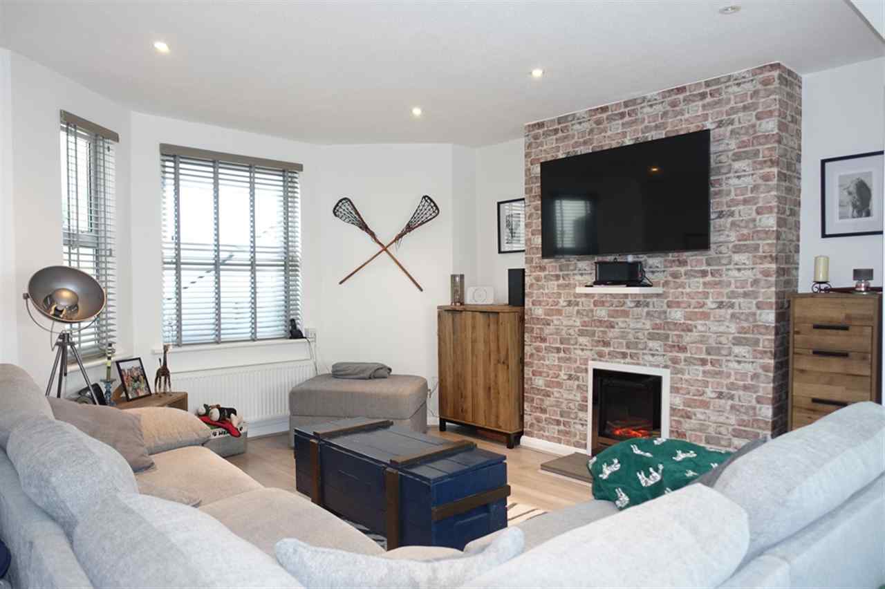 resized-2349823-Lounge Area.JPG